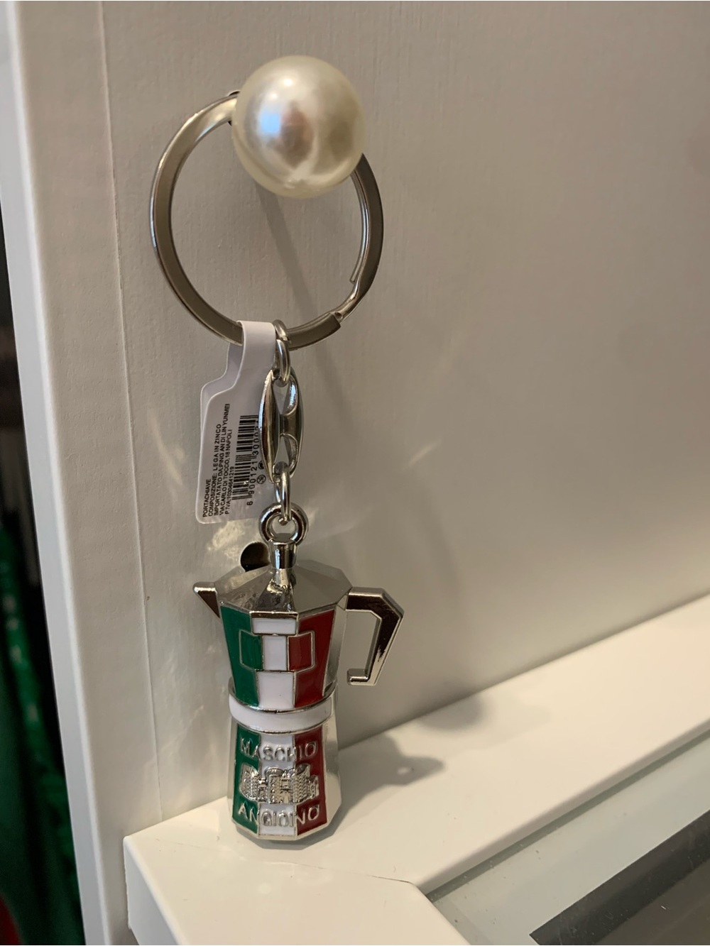 Italian keychain featuring Napoli Moka coffee pot. White/Green/Red